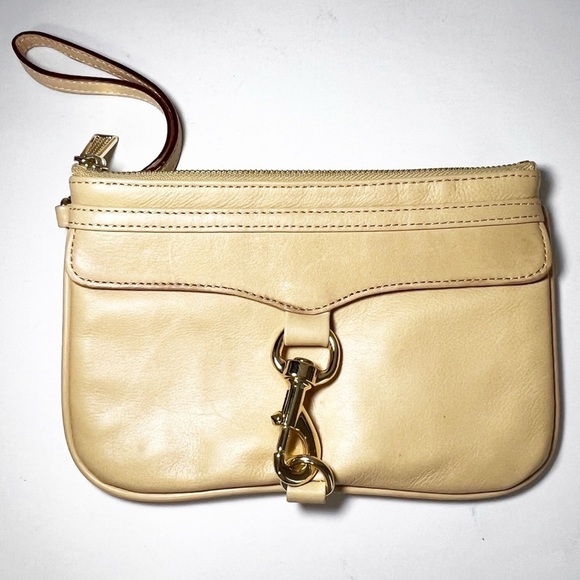 Rebecca Minkoff Handbags - Rebecca Minkoff Wristlet Clutch